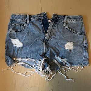 Forever 21 Ripped Jean Shorts size 30